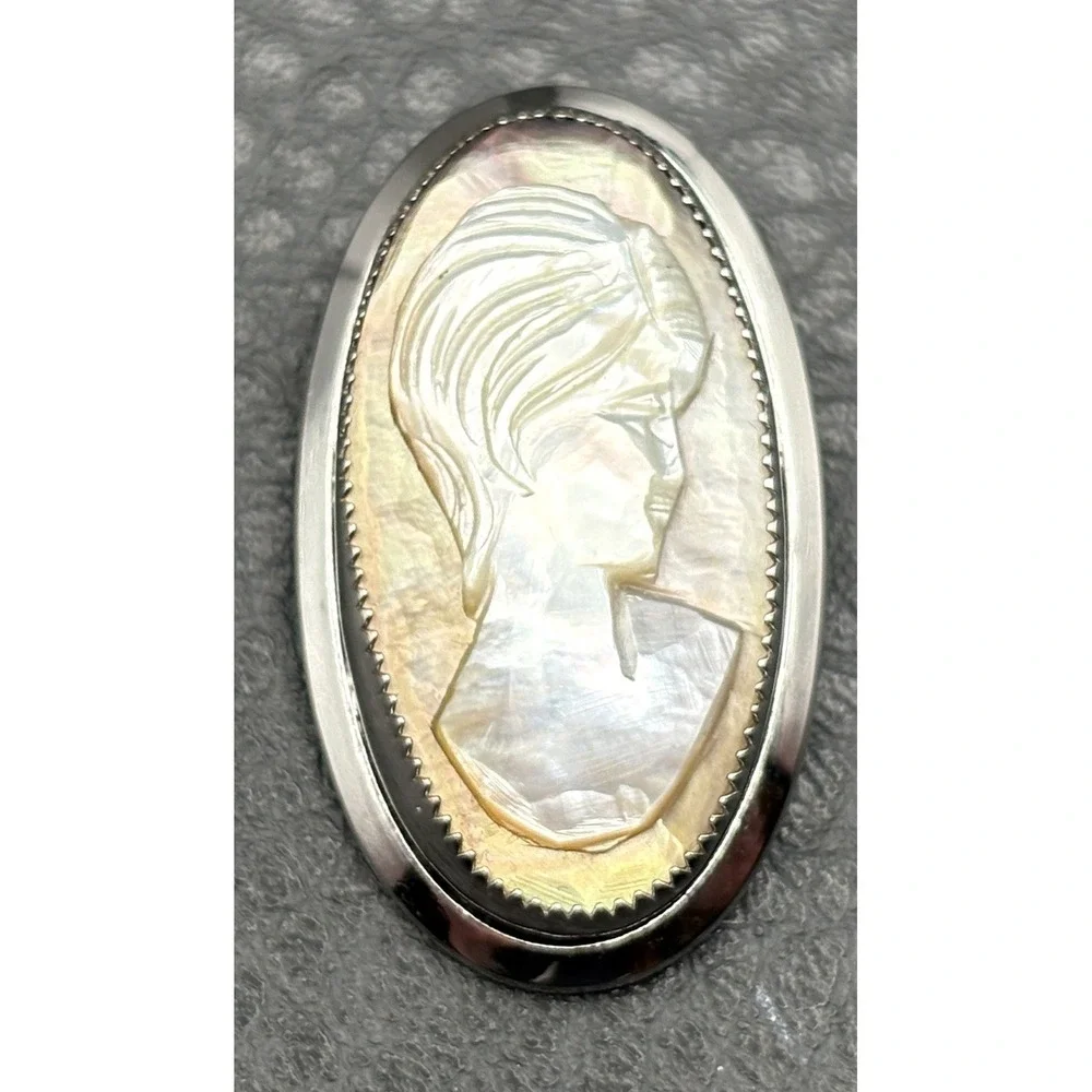 Vintage 12K White Gold Filled Mother of Pearl Abalone Lady Cameo Brooch Pin